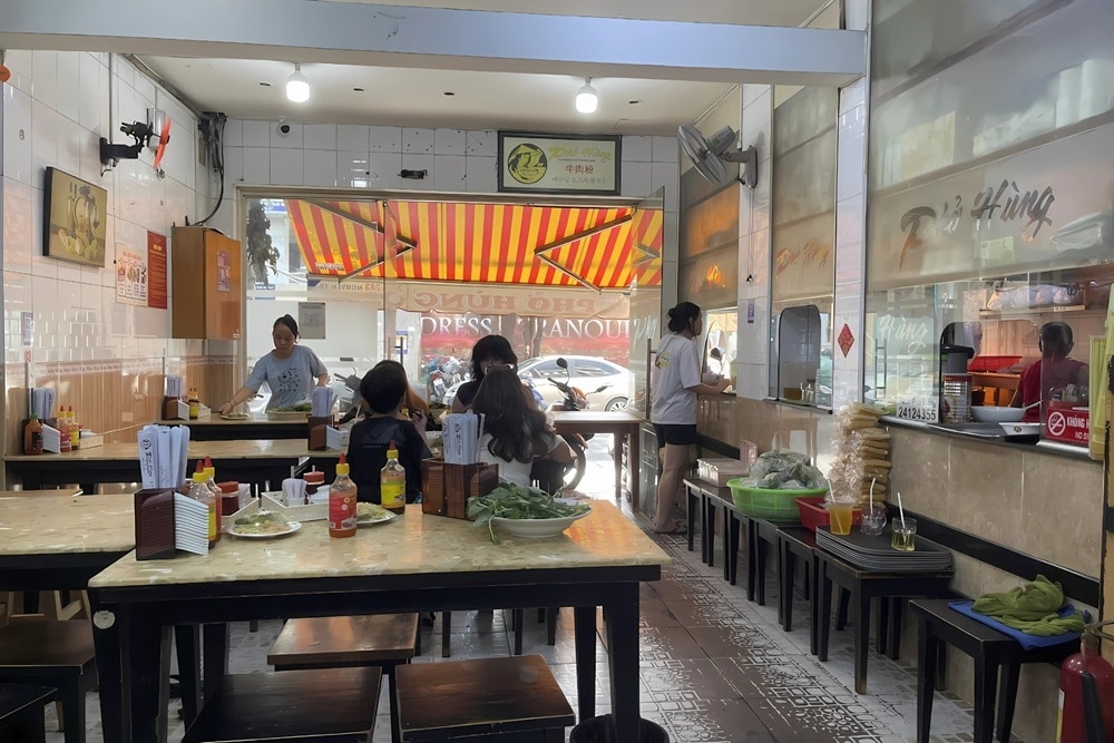 inside pho hung restaurant